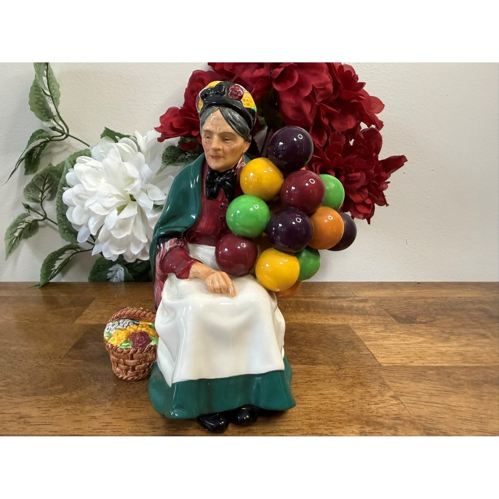 Royal Doulton "The Old Balloon Seller" Figurine HN 1315 – England‎ Vintage Decor